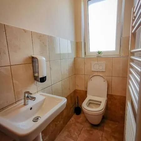 Luxusny, Plne Zariadeny, Sukromny S Klimatizaciou Nedaleko Historickeho Kupelneho Mesta Bojnice *