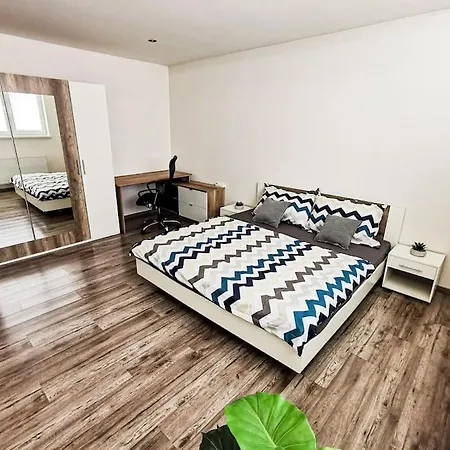 Luxusny, Plne Zariadeny, Sukromny S Klimatizaciou Nedaleko Historickeho Kupelneho Mesta Bojnice Apartmán *