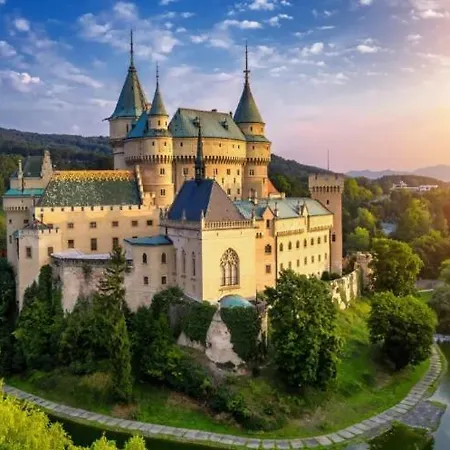 Apartman Luxusny, Plne Zariadeny, Sukromny S Klimatizaciou Nedaleko Historickeho Kupelneho Mesta Bojnice *