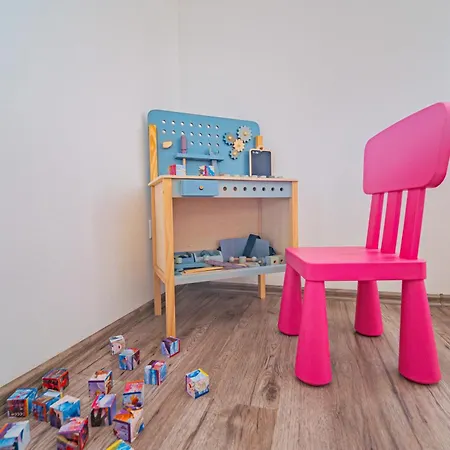 Apartment Luxusny, Plne Zariadeny, Sukromny S Klimatizaciou Nedaleko Historickeho Kupelneho Mesta Bojnice *