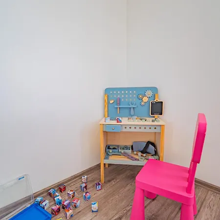 Luxusny, Plne Zariadeny, Sukromny S Klimatizaciou Nedaleko Historickeho Kupelneho Mesta Bojnice * Novaky