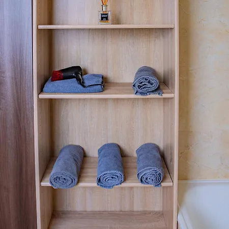 Luxusny, Plne Zariadeny, Sukromny S Klimatizaciou Nedaleko Historickeho Kupelneho Mesta Bojnice Apartment