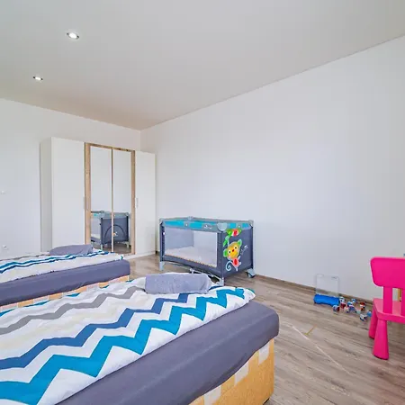 Luxusny, Plne Zariadeny, Sukromny S Klimatizaciou Nedaleko Historickeho Kupelneho Mesta Bojnice Novaky