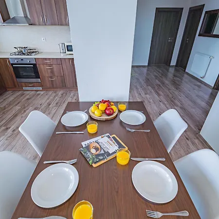 Luxusny, Plne Zariadeny, Sukromny S Klimatizaciou Nedaleko Historickeho Kupelneho Mesta Bojnice Apartment