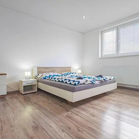 Luxusny, Plne Zariadeny, Sukromny S Klimatizaciou Nedaleko Historickeho Kupelneho Mesta Bojnice * Novaky