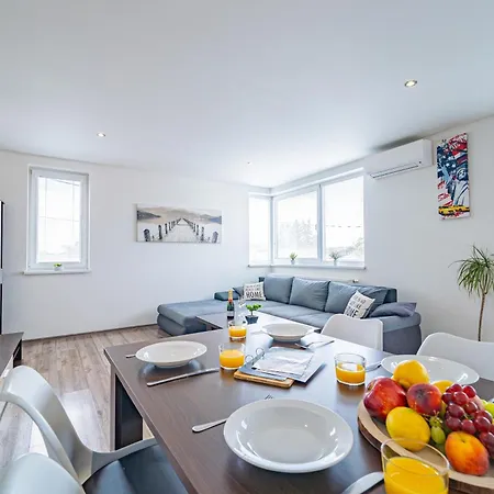 Apartment Luxusny, Plne Zariadeny, Sukromny S Klimatizaciou Nedaleko Historickeho Kupelneho Mesta Bojnice