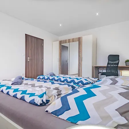 Apartment Luxusny, Plne Zariadeny, Sukromny S Klimatizaciou Nedaleko Historickeho Kupelneho Mesta Bojnice