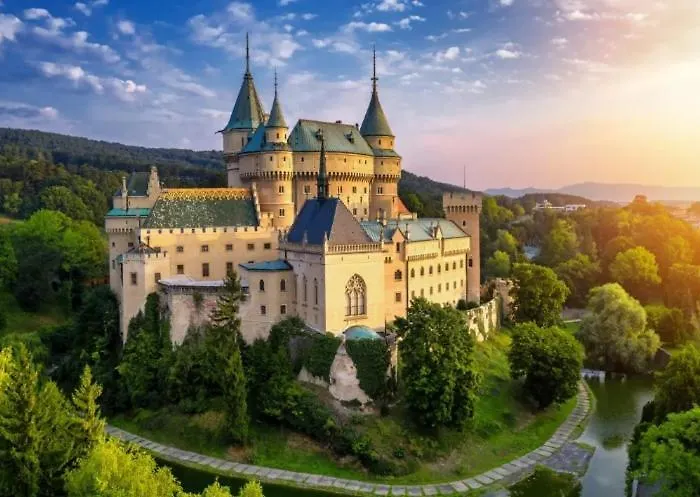 アパート Luxusny, Plne Zariadeny, Sukromny S Klimatizaciou Nedaleko Historickeho Kupelneho Mesta Bojnice *