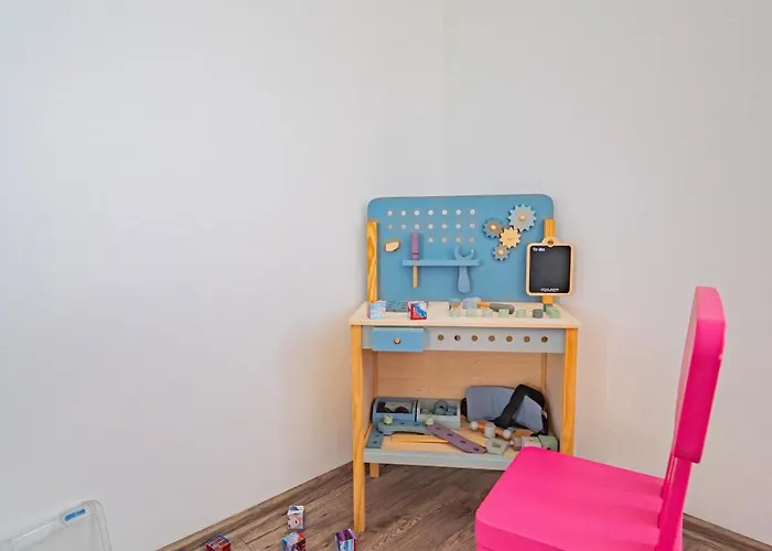 Luxusny, Plne Zariadeny, Sukromny S Klimatizaciou Nedaleko Historickeho Kupelneho Mesta Bojnice * Nováky