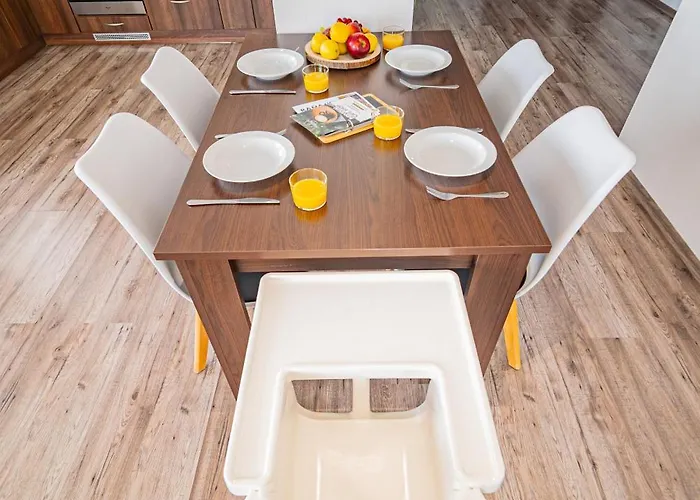 Luxusny, Plne Zariadeny, Sukromny S Klimatizaciou Nedaleko Historickeho Kupelneho Mesta Bojnice Nováky