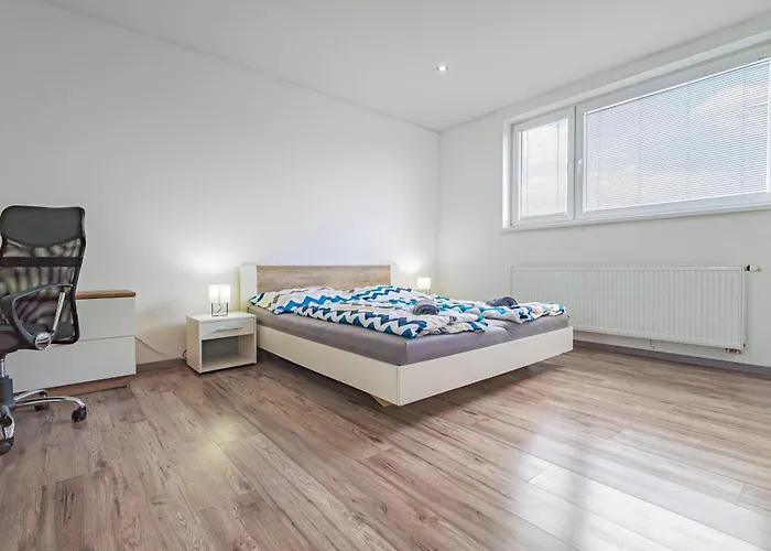 Luxusny, Plne Zariadeny, Sukromny S Klimatizaciou Nedaleko Historickeho Kupelneho Mesta Bojnice * Nováky