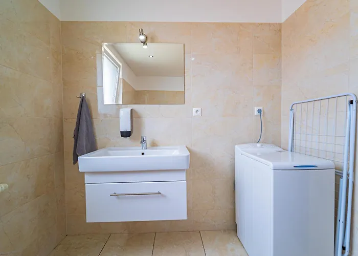 Luxusny, Plne Zariadeny, Sukromny S Klimatizaciou Nedaleko Historickeho Kupelneho Mesta Bojnice Lejlighed