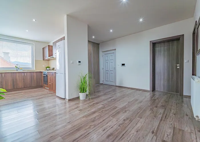 Luxusny, Plne Zariadeny, Sukromny S Klimatizaciou Nedaleko Historickeho Kupelneho Mesta Bojnice Lejlighed