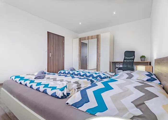 Lejlighed Luxusny, Plne Zariadeny, Sukromny S Klimatizaciou Nedaleko Historickeho Kupelneho Mesta Bojnice