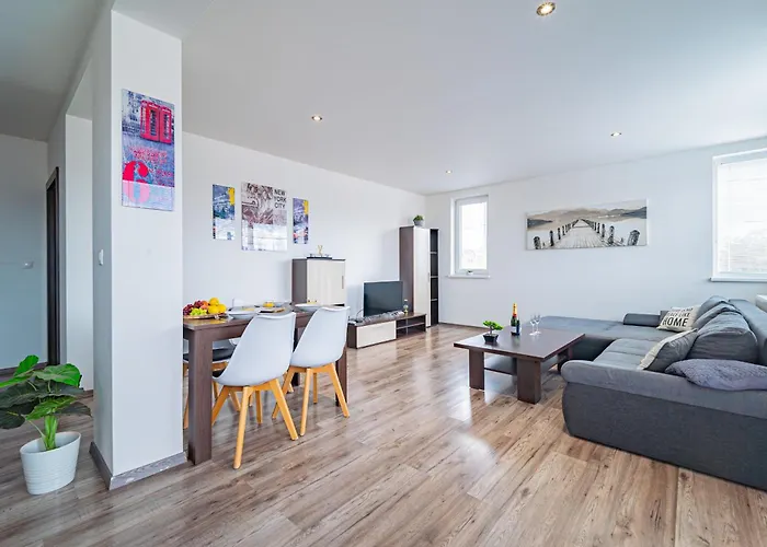 Luxusny, Plne Zariadeny, Sukromny S Klimatizaciou Nedaleko Historickeho Kupelneho Mesta Bojnice Novaky